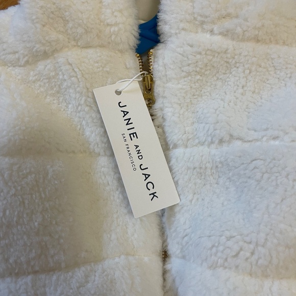 Janie and Jack fuzzy vest never on tags on 12-18 months - Picture 2 of 3